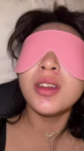 捆绑跳蛋假鸡巴口交爆操，调教有男友的00贱母狗