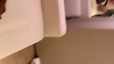 第一视角后入肥臀，视觉冲击太强了，忍不住内射